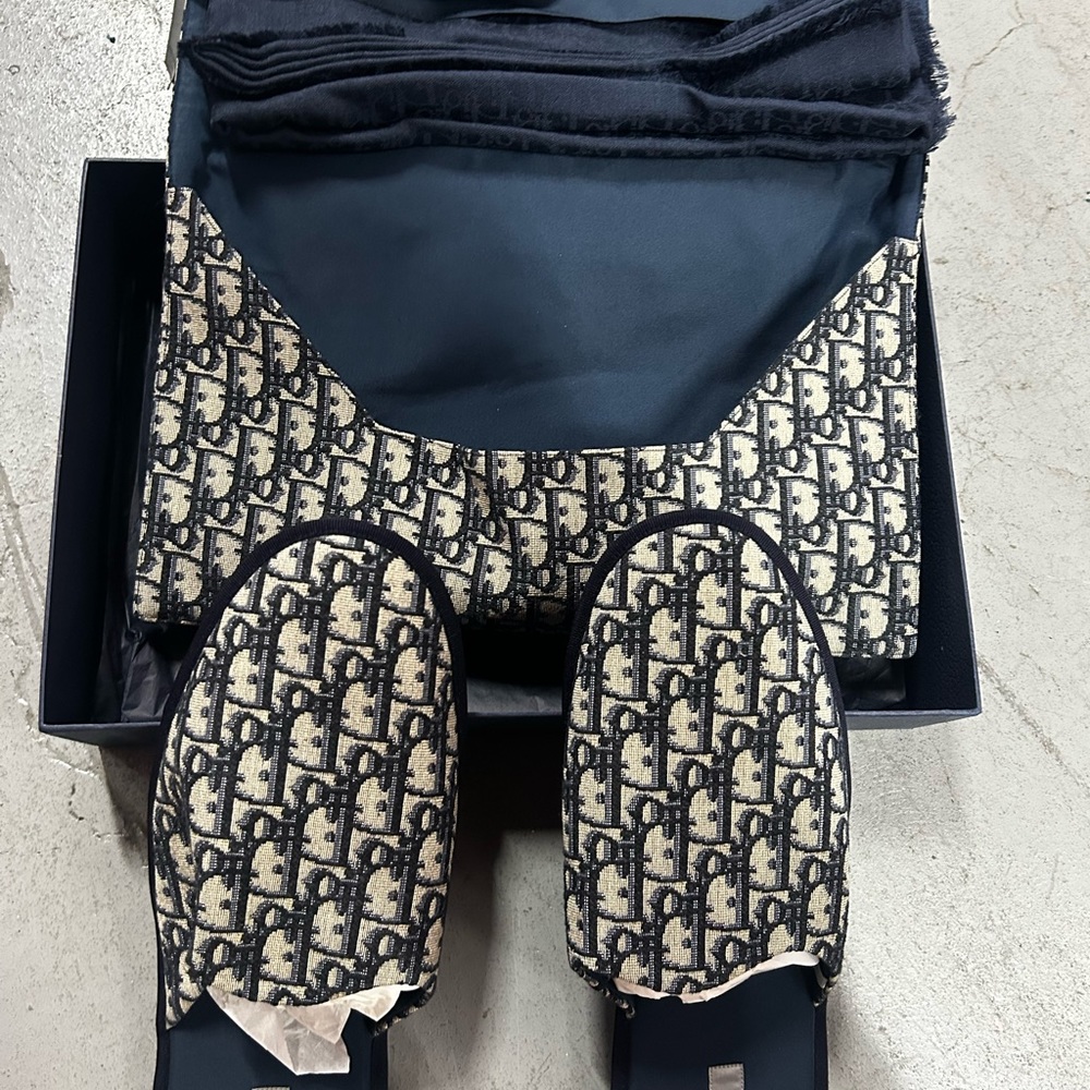 Christin Dior home wear kit. brand new very rare also comes with small tote bag - Picture 4 of 7